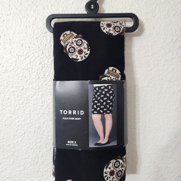 Torrid Black NWT Sugar Skull Fold Over Pencil Skirt 2X Plus Size Stretch - Picture 3 of 8